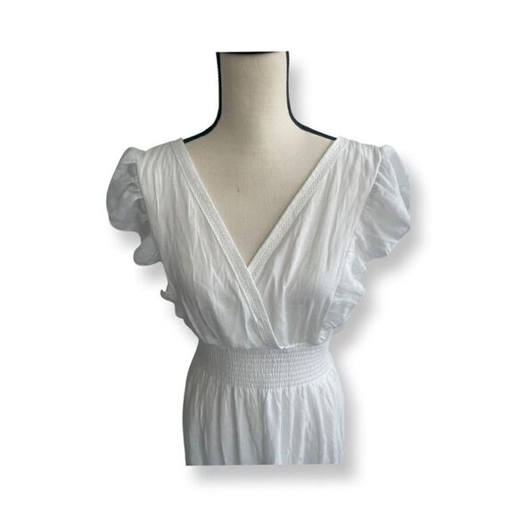 J Gee V Neck Lace Maxi Dress Size: Large Color: White - Picture 3 of 14
